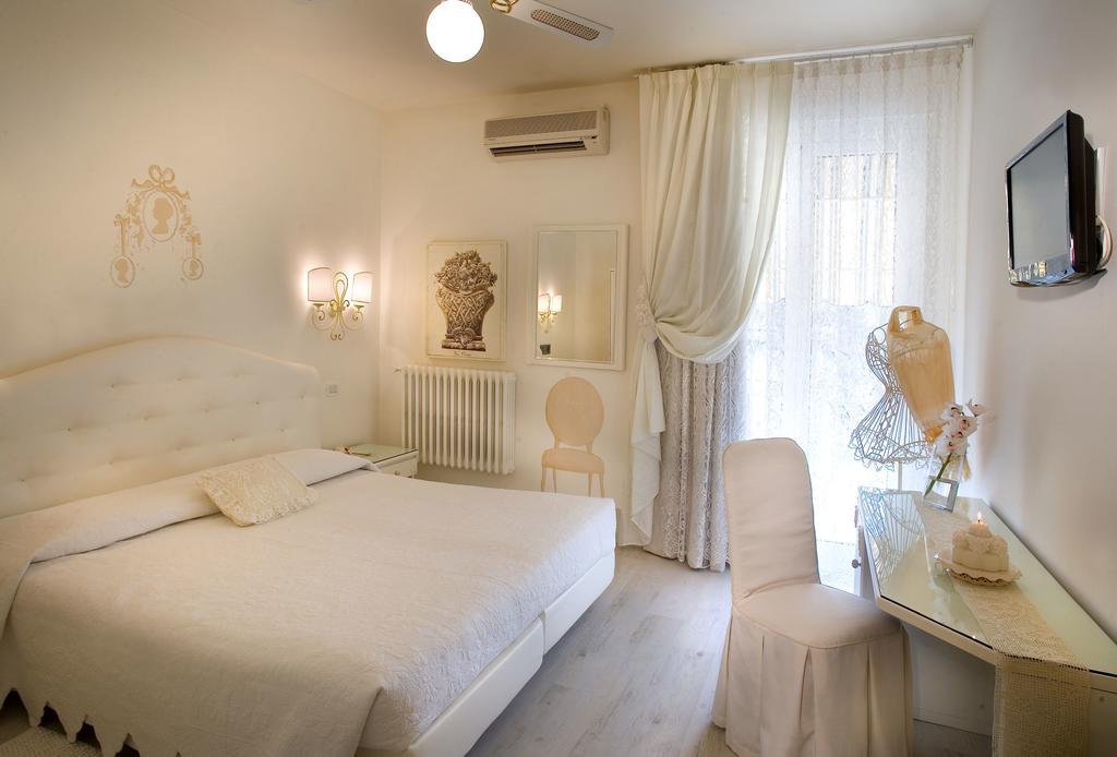 Hotel Serenella Sirmione Quarto foto